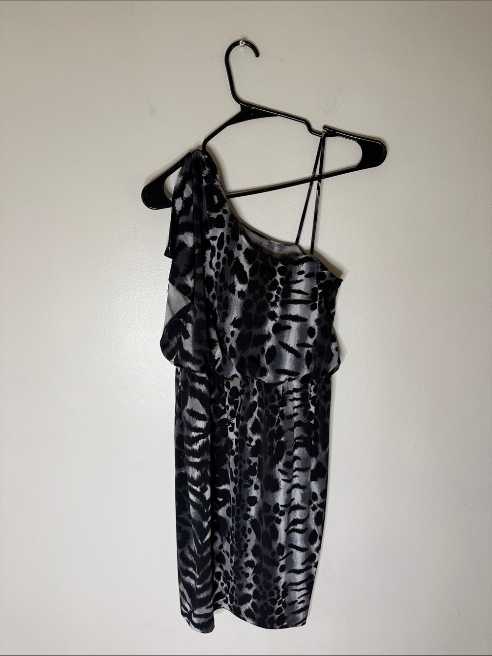 Carole Little One-Shoulder Black & Gray Animal-Print Dress Size 6